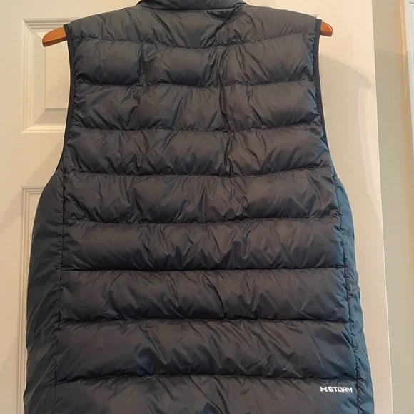 Under Armour Black Vest - Picture 2 of 5